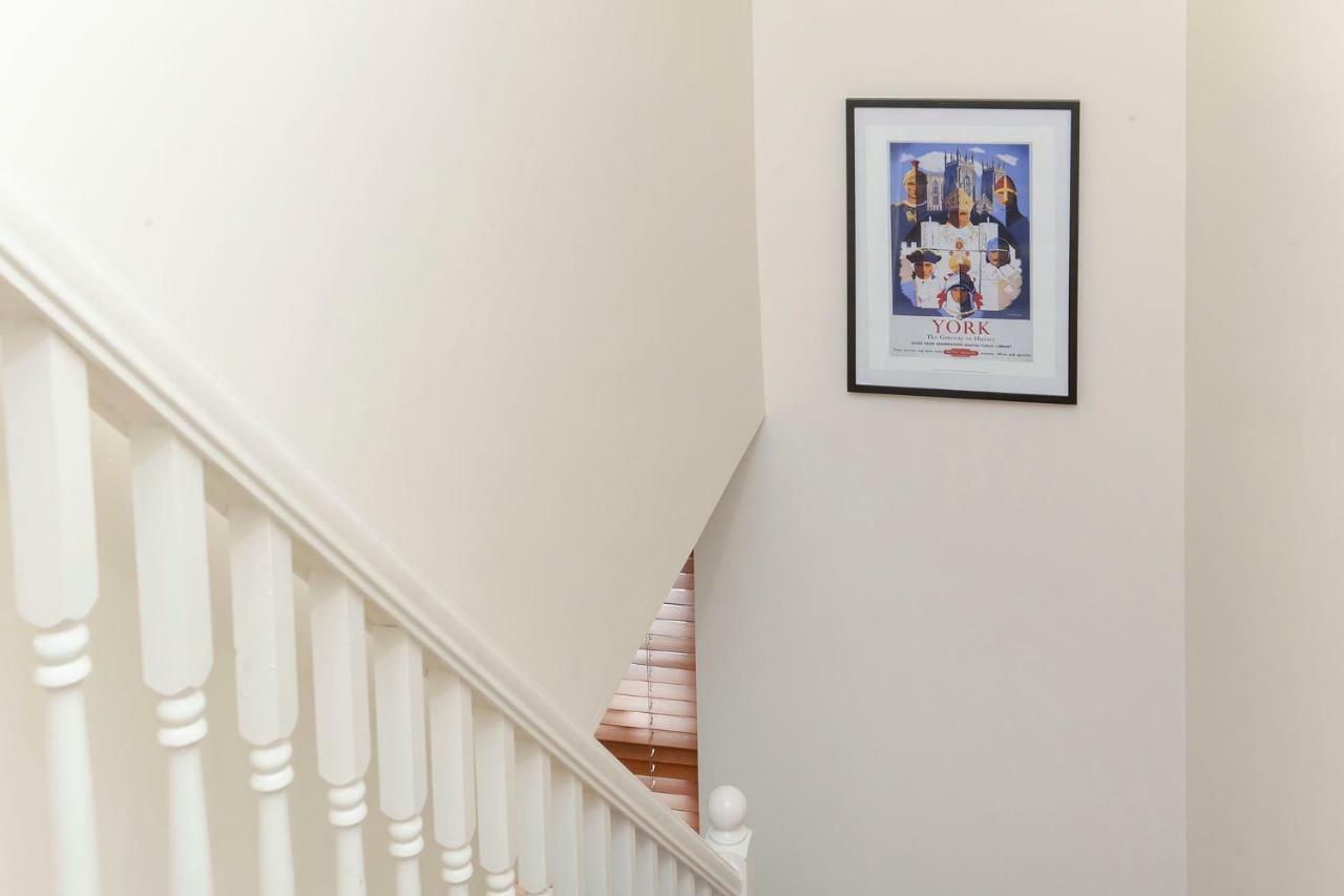 Thomas, Off Leeman Road, Sleeps 9 Villa York Buitenkant foto